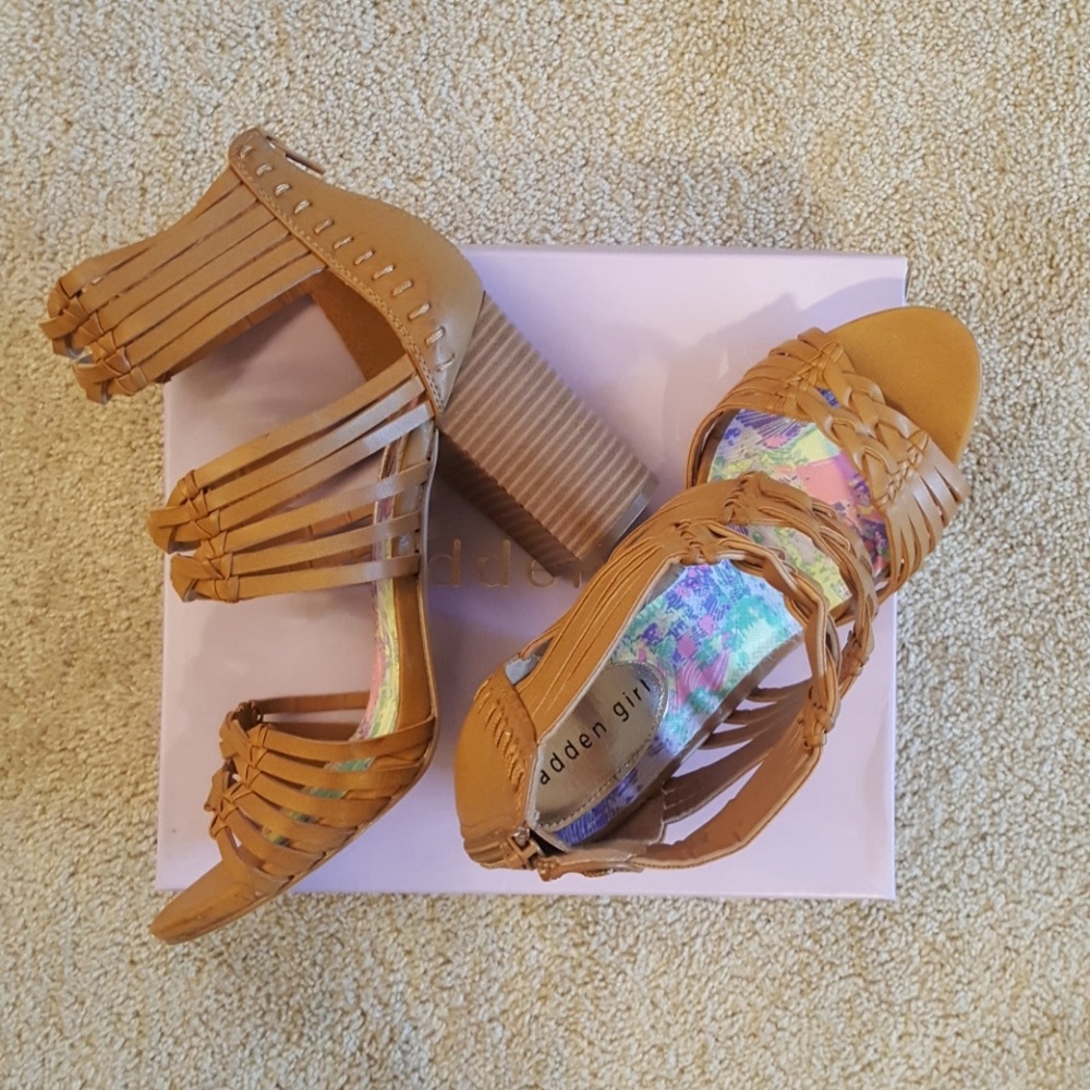 MADDEN GIRL REVVY TAN SANDALS